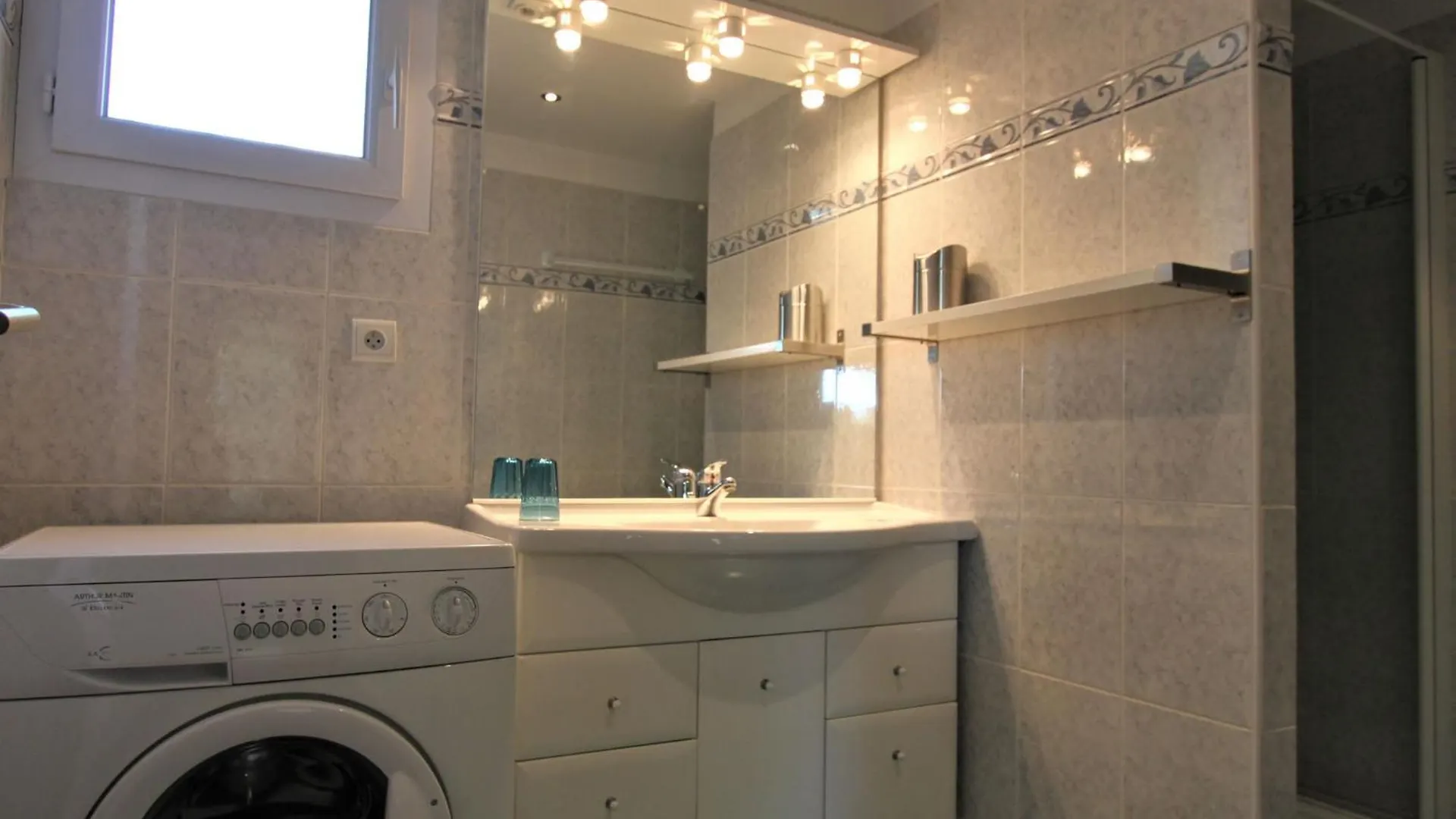 Cosy Holiday Home In Arles With Pool 0*,