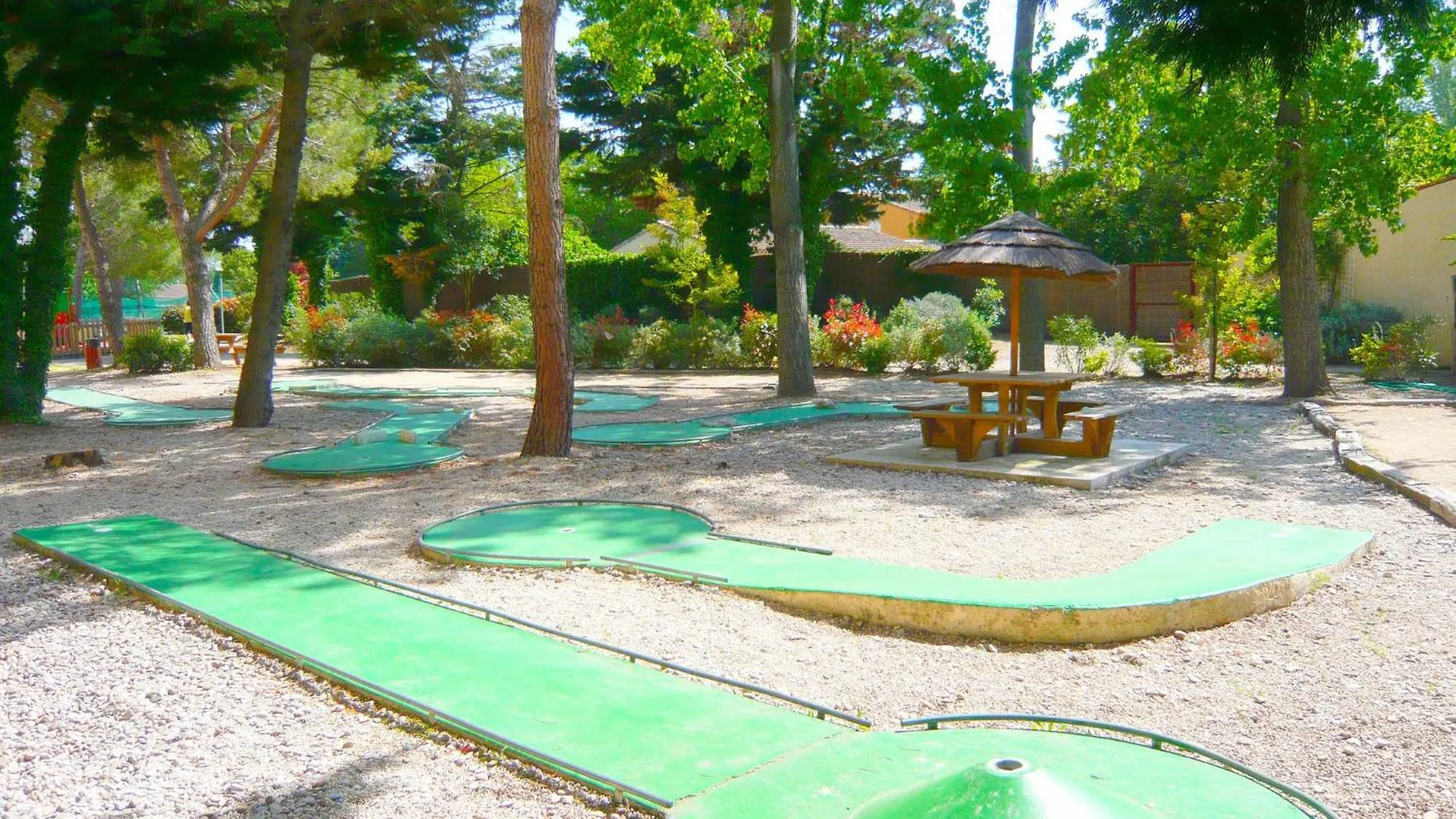 Cosy Holiday Home In Arles With Pool