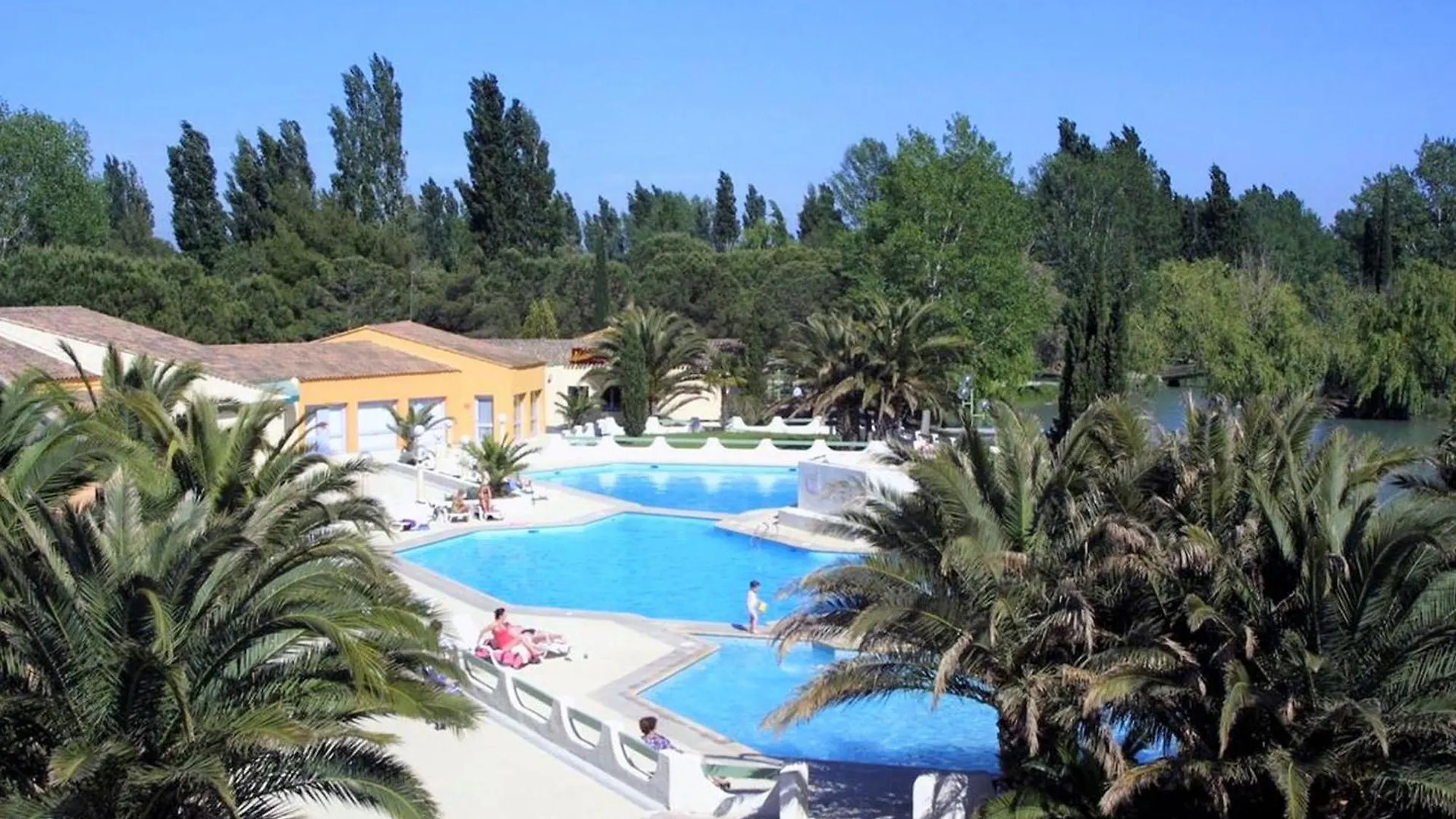 Cosy Holiday Home In Arles With Pool