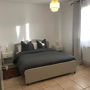 Privee Calme 15 Min A Pied Du Centre Parking Gratuit Arles