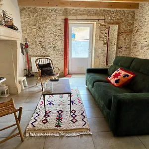 Hébergement de vacances Fait Sa Révolution